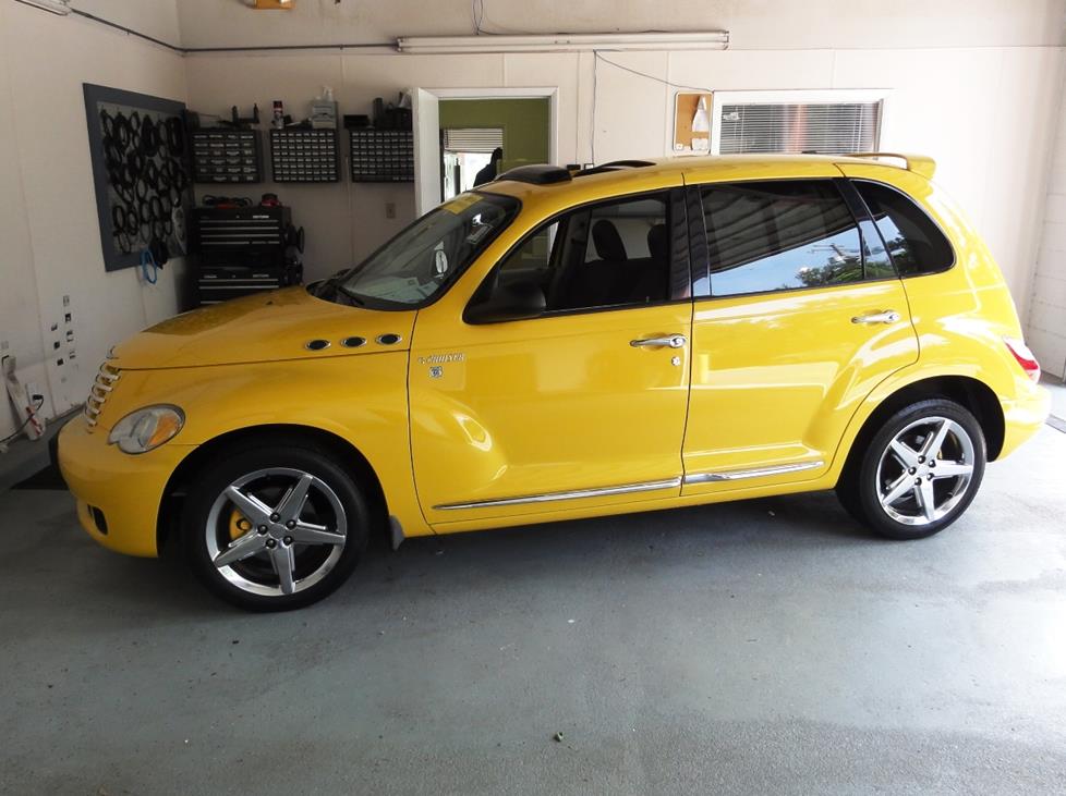 What size tires are recommended for a 2006 Chrysler PT Cruiser?