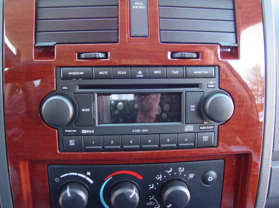 Dodge Dakota base radio