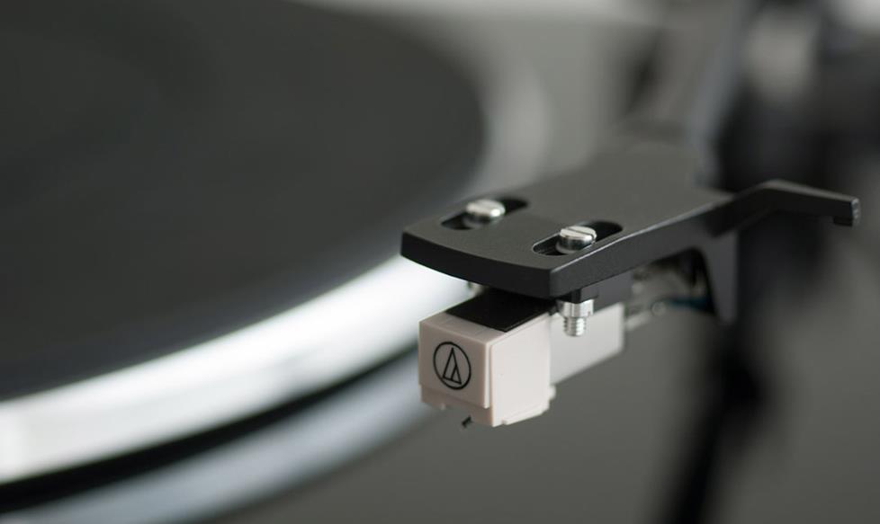close-up of turntable cartridge