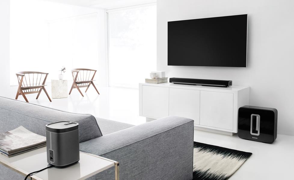 Sonos surround sound system in a modern livinf room