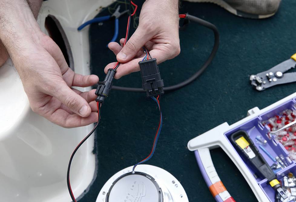 Installing Wet Sounds RGB-4P KIT-10-F speaker connectors wires