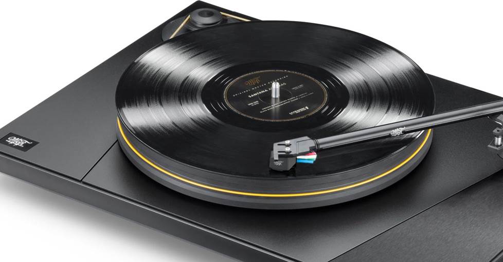 Mobile Fidelity UltraDeck +M Manual belt-drive turntable with pre-mounted MasterTracker cartridge
