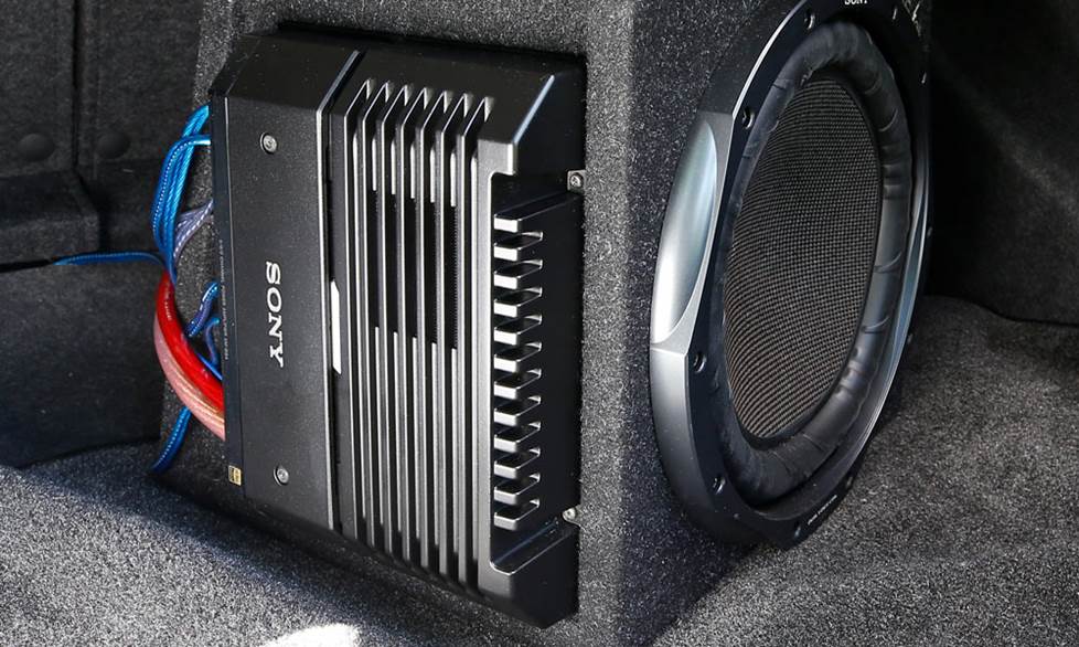 Sub and amp in trunk