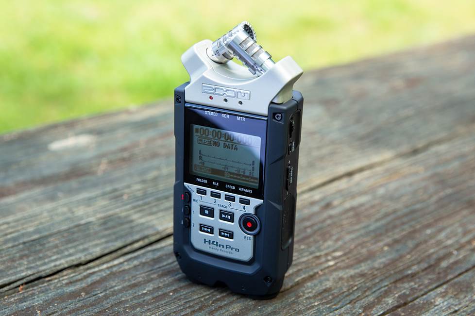 Zoom H4N Pro microphone