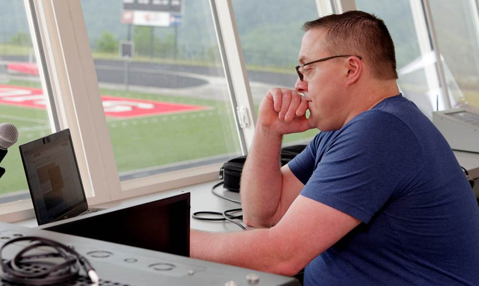 Mic above the field.