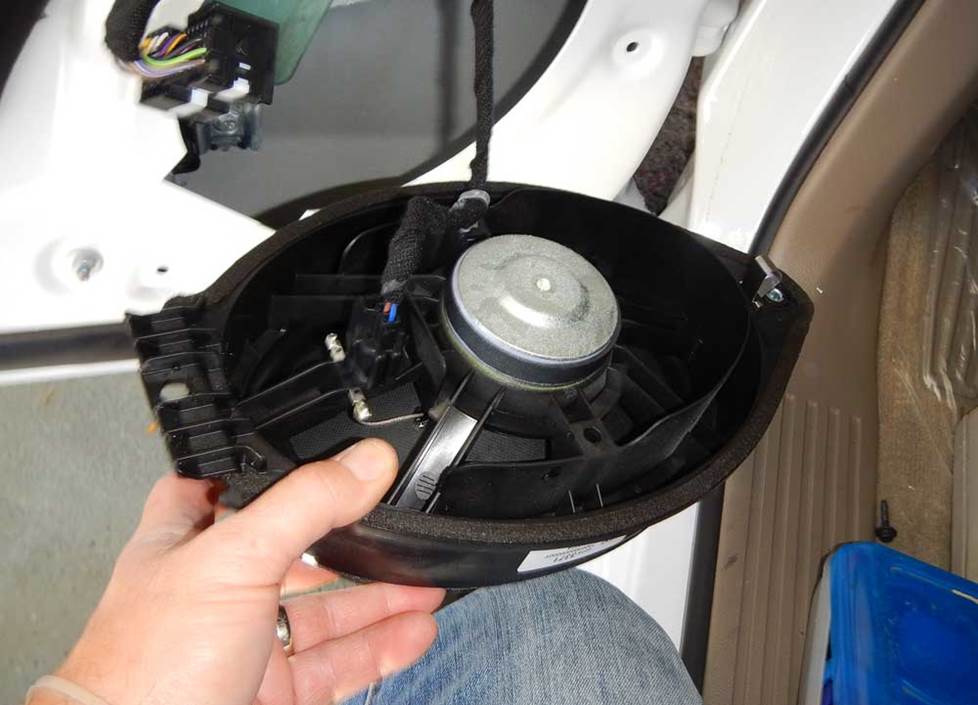 chevy suburban speaker replacement