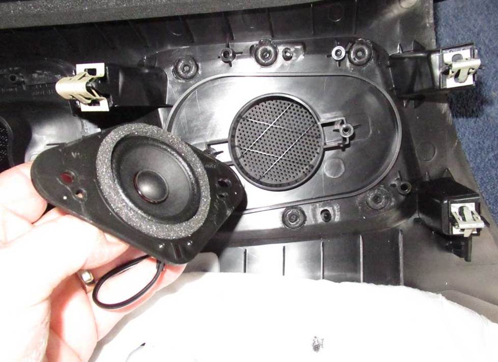 ford expedition rear pillar speaker