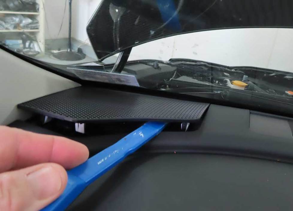 subaru legacy corner dash speaker