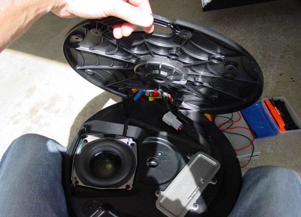 nissan rogue bose subwoofer