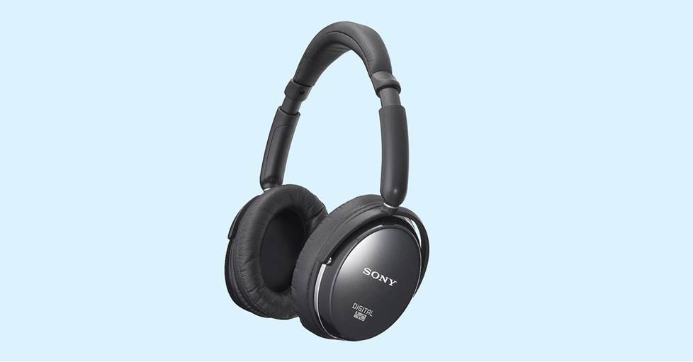 Sony MDR-NC500D digital noise-canceling headphones