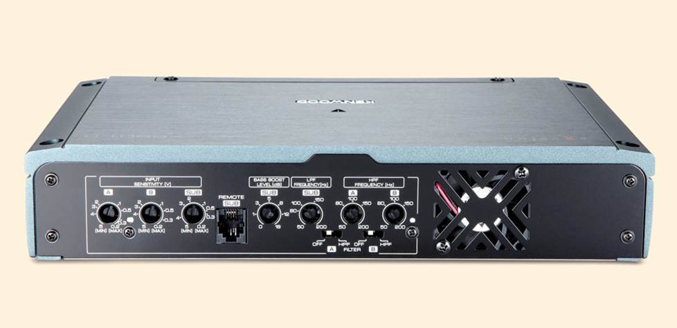 Kenwood Excelon XR901-5 amplifier controls view