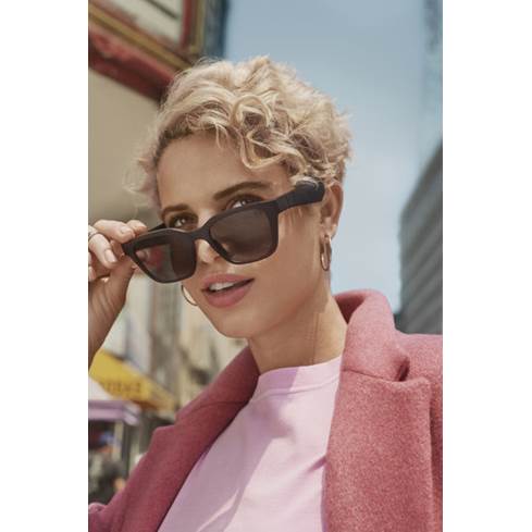 Woman wearing Bose Frames