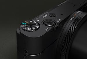 The Sony Cyber-shot® DSC-RX100 features simple, DSLR-like controls