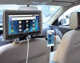Soundstream Grip-H holding a phone streaming to a monitor