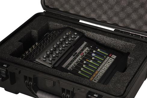 Opened case (mixer not included)