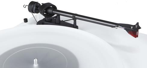 The Pro-Ject Debut Carbon Esprit features a one-piece carbon fiber tonearm that produces high-quality sound when you drop the needle on your favorite records.