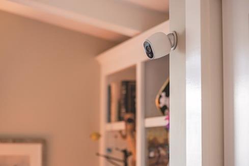 No wires and an elegant design means the Arlo VMC3030 will fit in with your home decor.