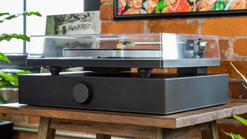 Andover Audio SpinBase with turntable