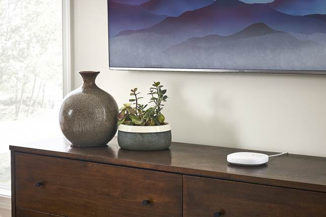 Samsung SmarThings Hub fits in your home's decor.