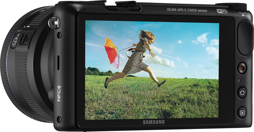 Samsung NX2000 with touchscreen