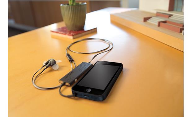 Bose® QuietComfort® 20i Acoustic Noise Cancelling® headphones Features an in-line remote and microphone for iPhone (not included)