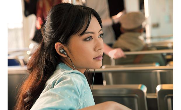 Bose® QuietComfort® 20 Acoustic Noise Cancelling® headphones Listen anywhere, without distractions