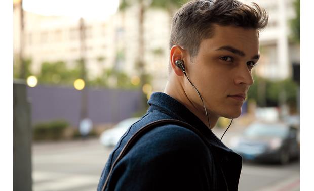 Bose® QuietComfort® 20 Acoustic Noise Cancelling® headphones Listen anywhere, without distractions