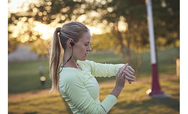 Bose® SoundSport® Pulse wireless in-ear The in-ear heart rate sensor is compatible with many popular fitness apps