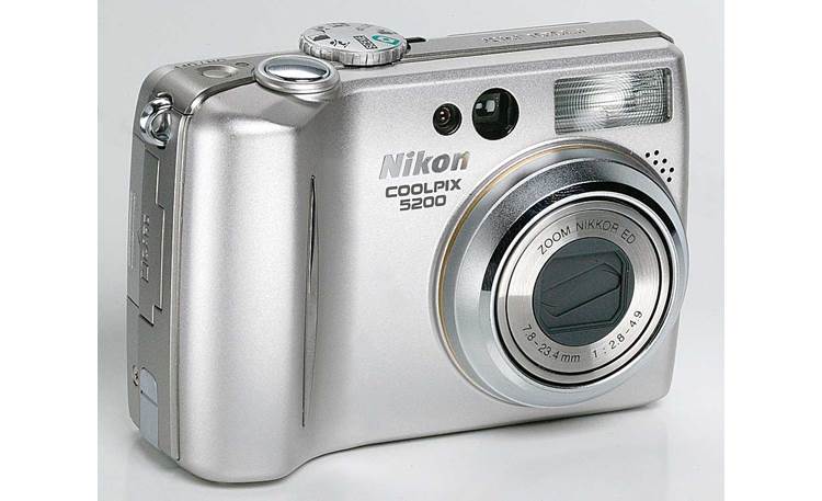 Nikon COOLPIX 5200 With lens closed