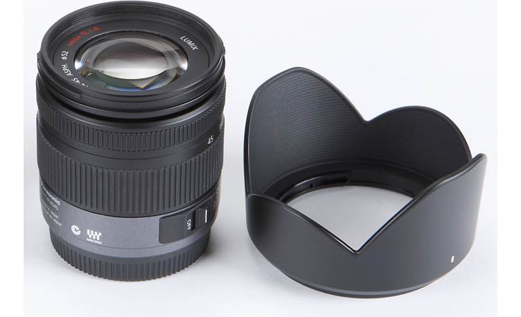 Panasonic Lumix DMC-G1 Kit 14-45mm lens with supplied hood