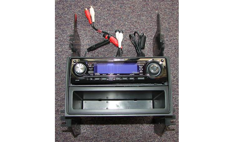 Scosche NN1640B Dash Kit Single-DIN radio installed