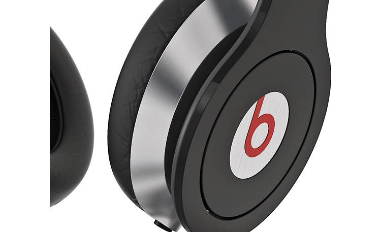 Beats Solo® HD Close-up of earcup