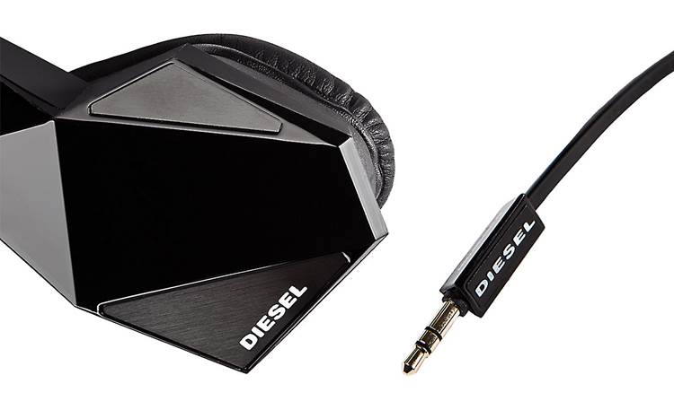 Diesel VEKTR by Monster® With detachable triangular cable