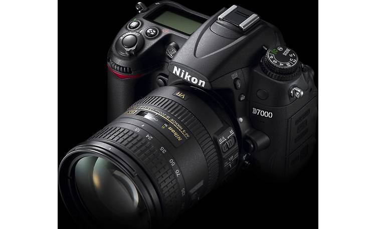 Nikon D7000 Long Zoom Kit Front, high 3/4 view