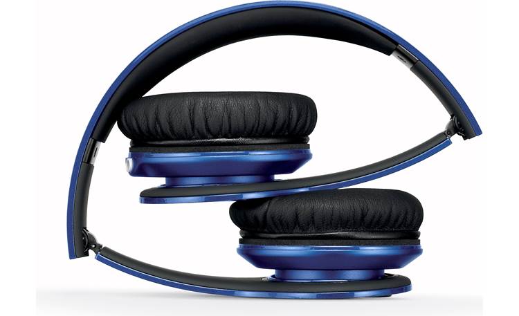 Beats by Dr. Dre™ Solo® HD Fold-up design for easy storage