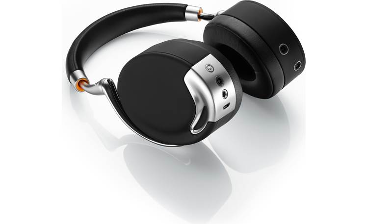 Parrot Zik Inputs for wired listening and recharging