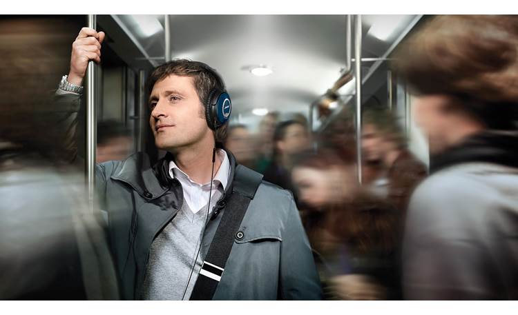 Bose® QuietComfort® 15 Acoustic Noise Cancelling® headphones Ideal for commuting