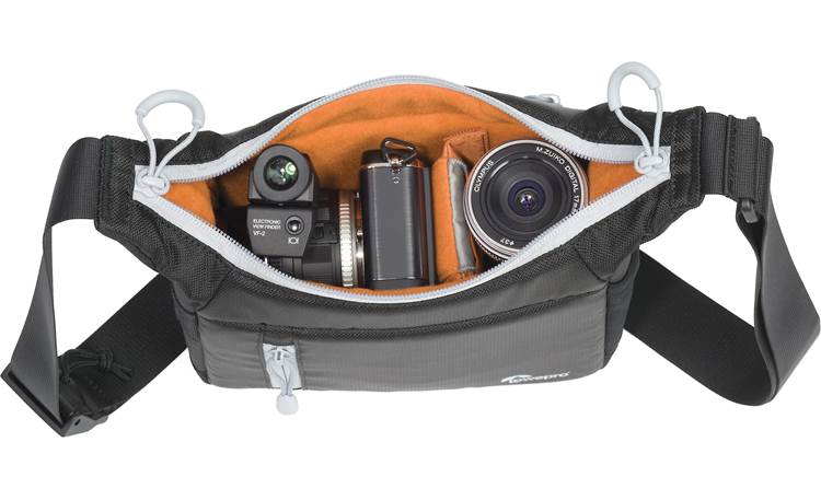 Lowepro StreamLine 100 interior compartment, fully loaded (camera and accessories not included)