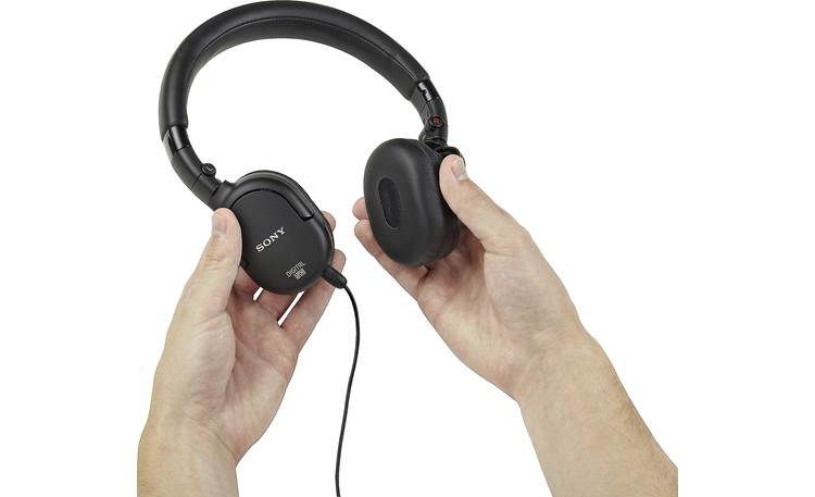 Sony MDR-NC200D In hands