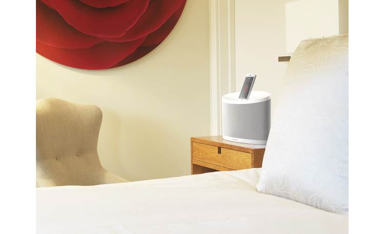 Bowers & Wilkins Z2 White -bedroom (iPhone not included)