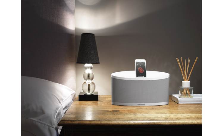 Bowers & Wilkins Z2 White -bedroom (iPhone not included)
