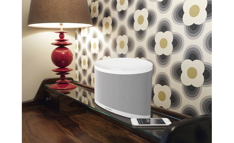 Bowers & Wilkins Z2 White - living room (iPhone not included)