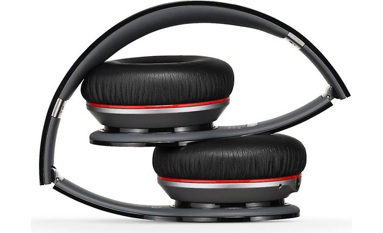 Beats by Dr. Dre® Wireless™ Fold-up design
