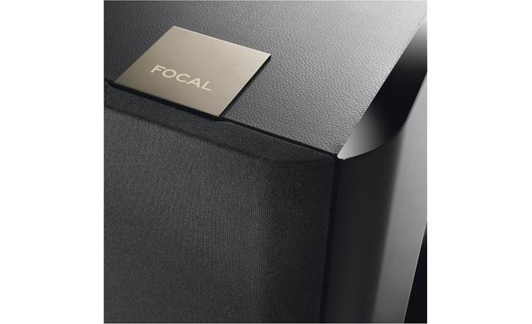 Focal Chorus 716 Close-up detail of leatherette and high-gloss black finish