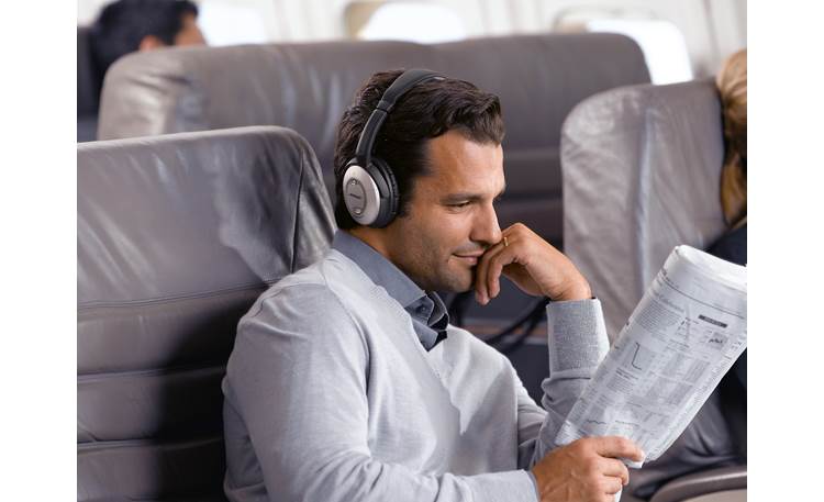 Bose® QuietComfort® 15 Acoustic Noise Cancelling® headphones Minimizes airplane engine hum