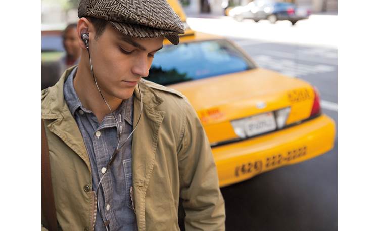 Bose® QuietComfort® 20i Acoustic Noise Cancelling® headphones Listen anywhere, without distractions