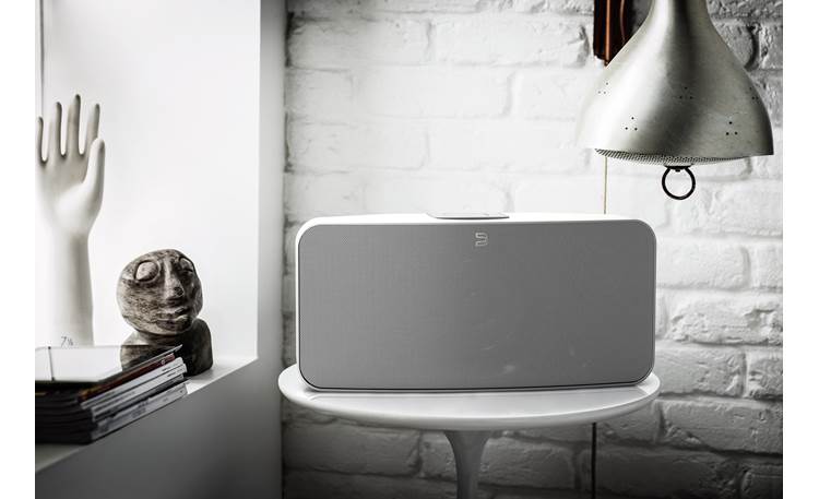 Bluesound Pulse White, shown in room