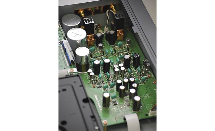 Marantz Reference Series SA-14S1 Analog audio circuitry with Marantz's HDAM technology