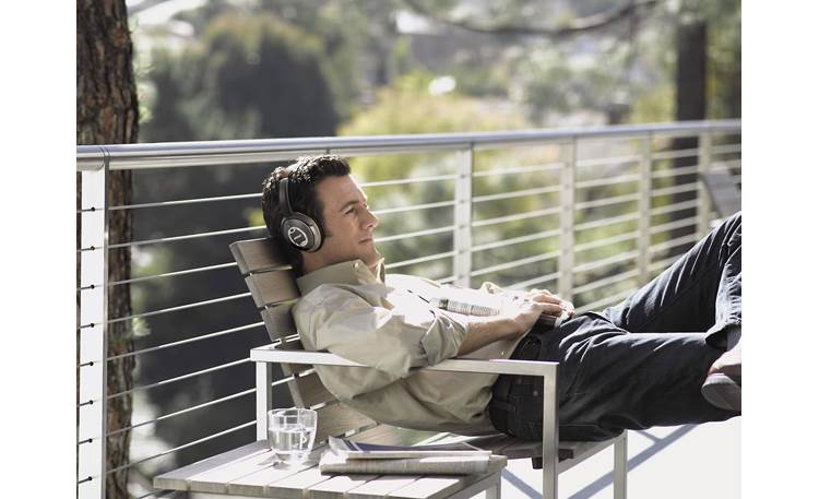 Bose® QuietComfort® 15 Acoustic Noise Cancelling® headphones Tune out external distractions