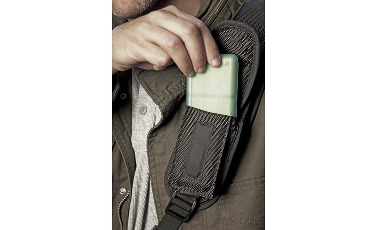 BlackRapid Cargo The outer pocket can store your smartphone